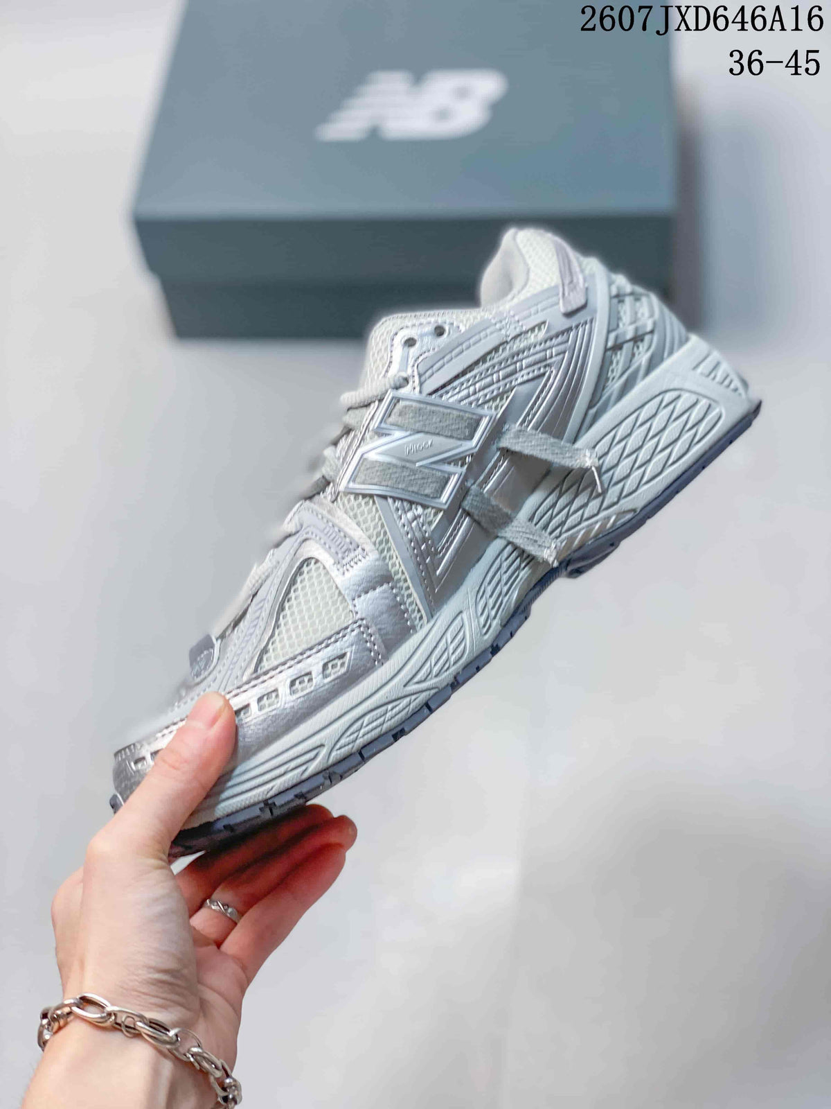 New Balance 1906A Low-Top Sneakers in Gray White 07JXD646A16 - product image from the listing.