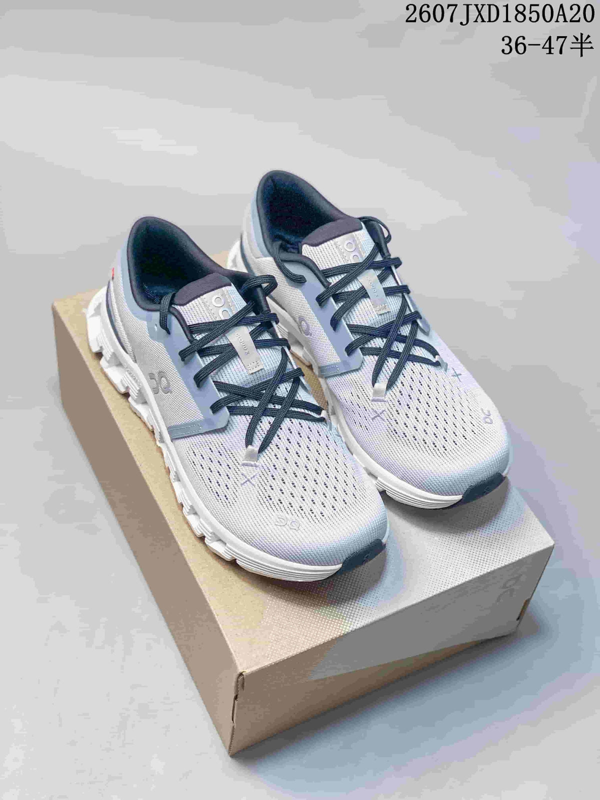 On Cloud X 4 Low-Cut Sneakers - product image from the listing.