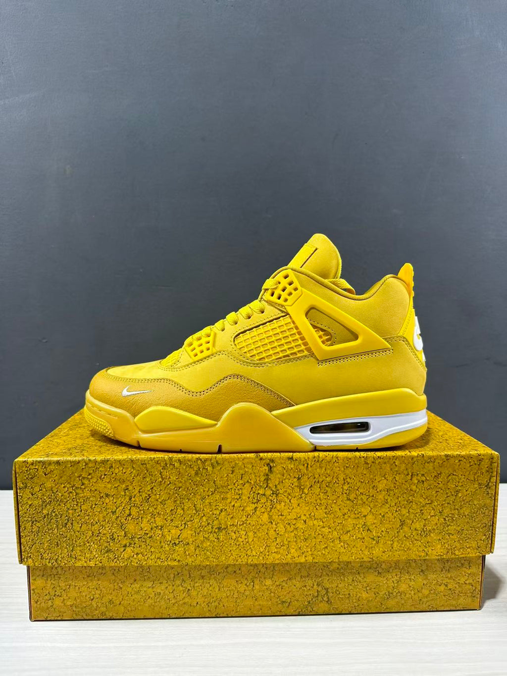 Air Jordan 4 Retro Marquette Yellow Brick HF4340-008 - product image from the listing.