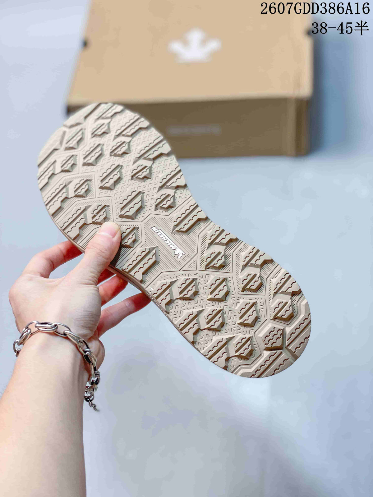 DESCENTE Dualis PRIME WIRE 2.0 Casual Sneakers in Beige - product image from the listing.