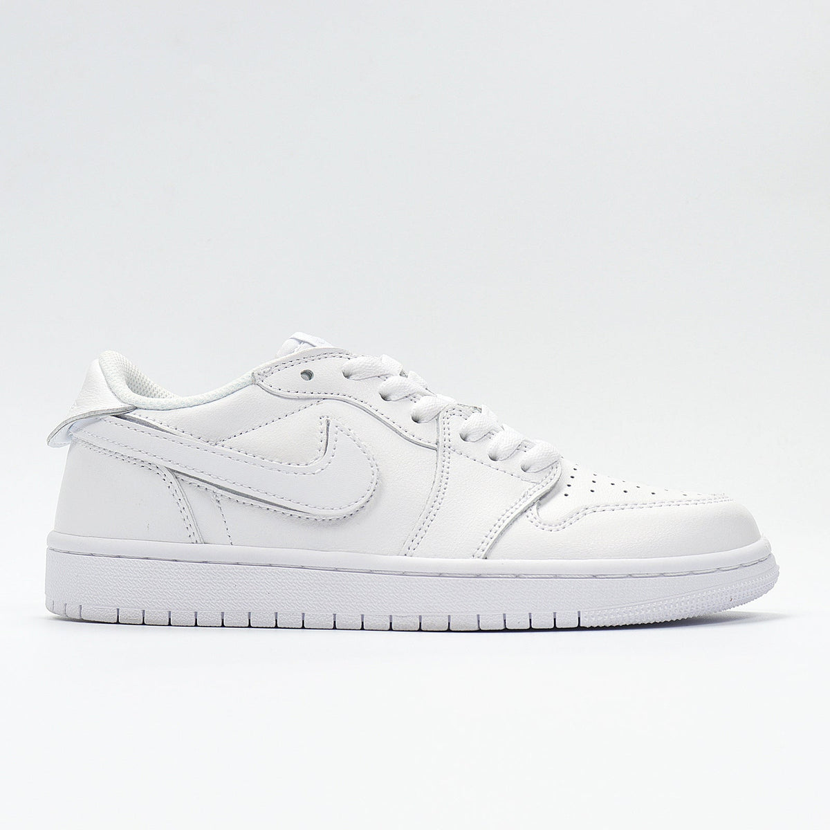 White Sneaker CJ7891- ID - Nike Air Force 1 Low - product image from the listing.