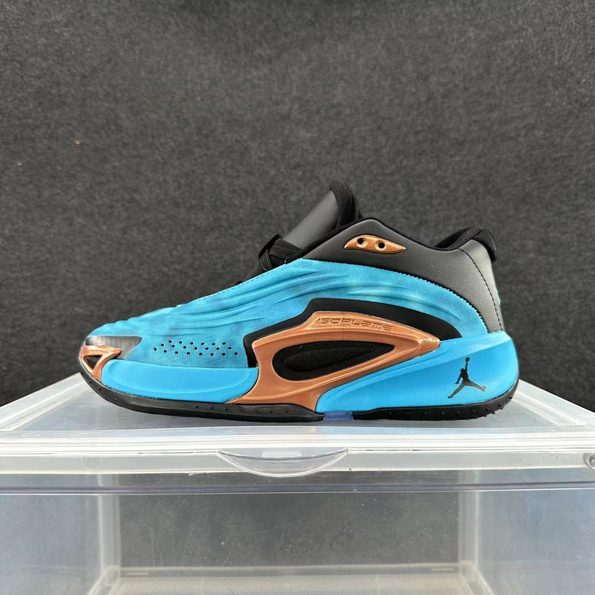Jordan Basketball Trainers in Blue, Black and Bronze - product image from the listing.