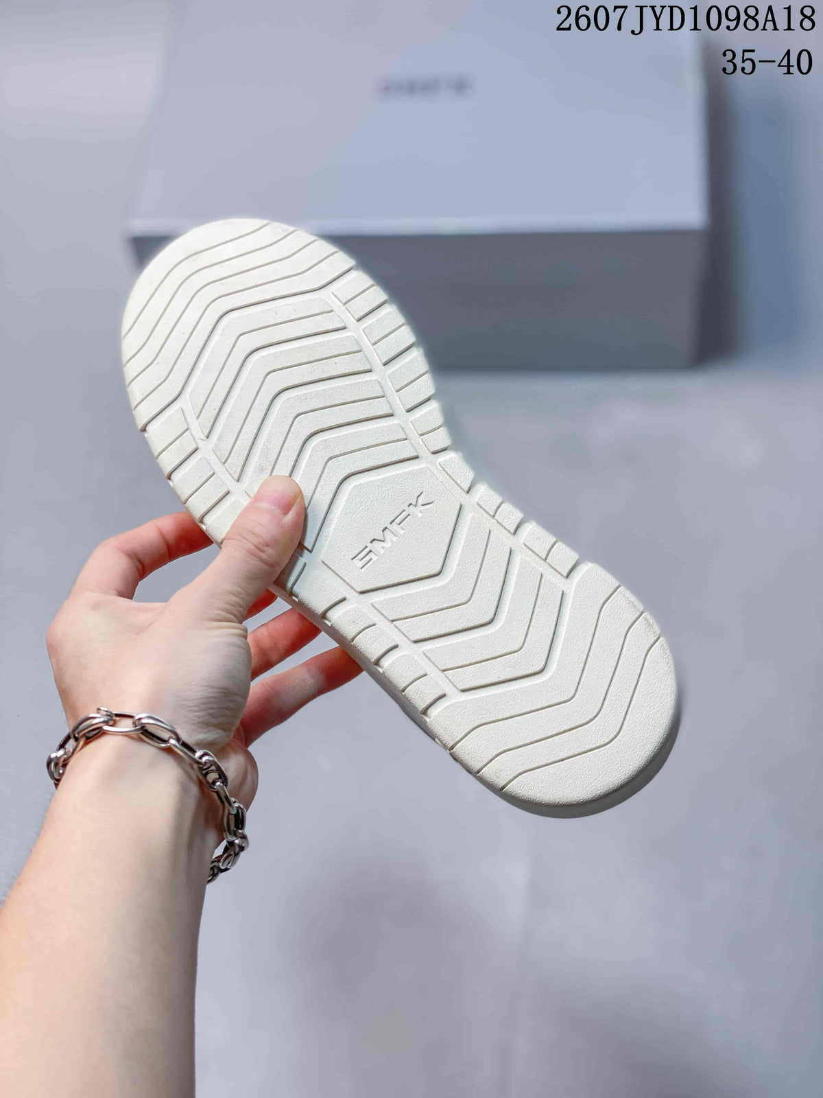 SMFK 711580EWO Retro Sneakers in Navy and White - product image from the listing.