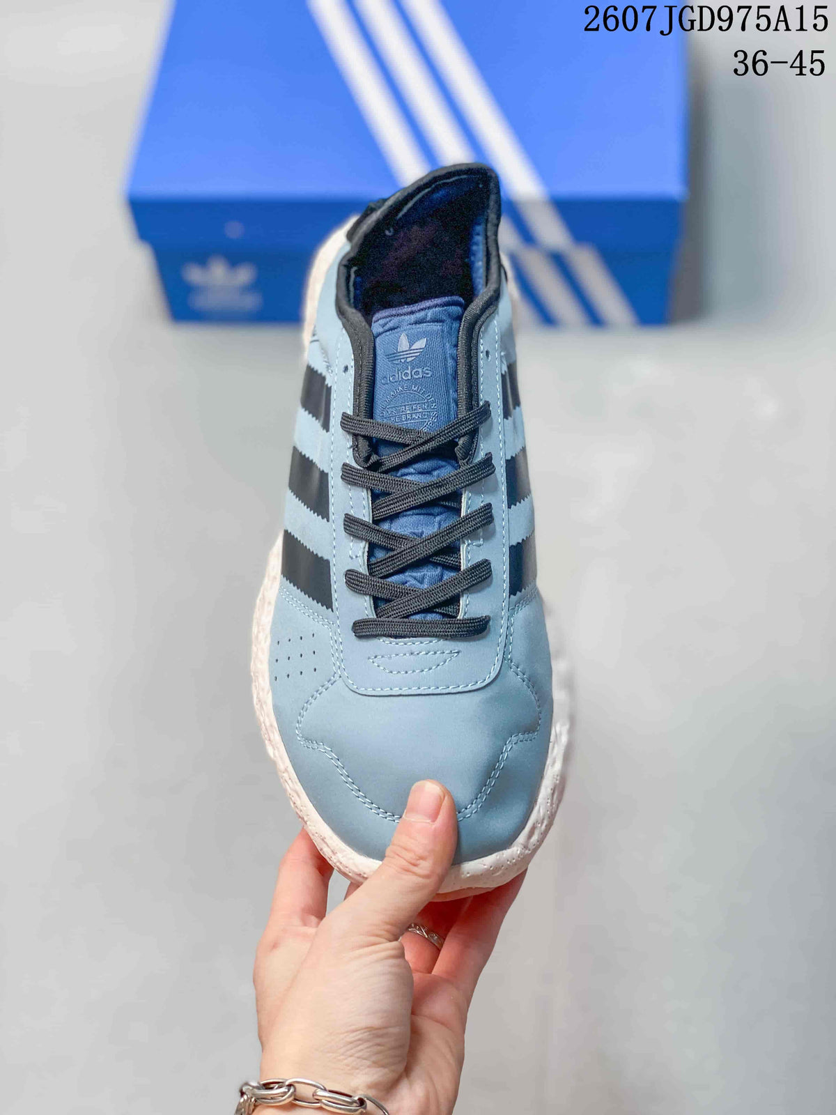 Adidas Originals Zponge Low-Top Sneakers in Blue IH0977 - product image from the listing.