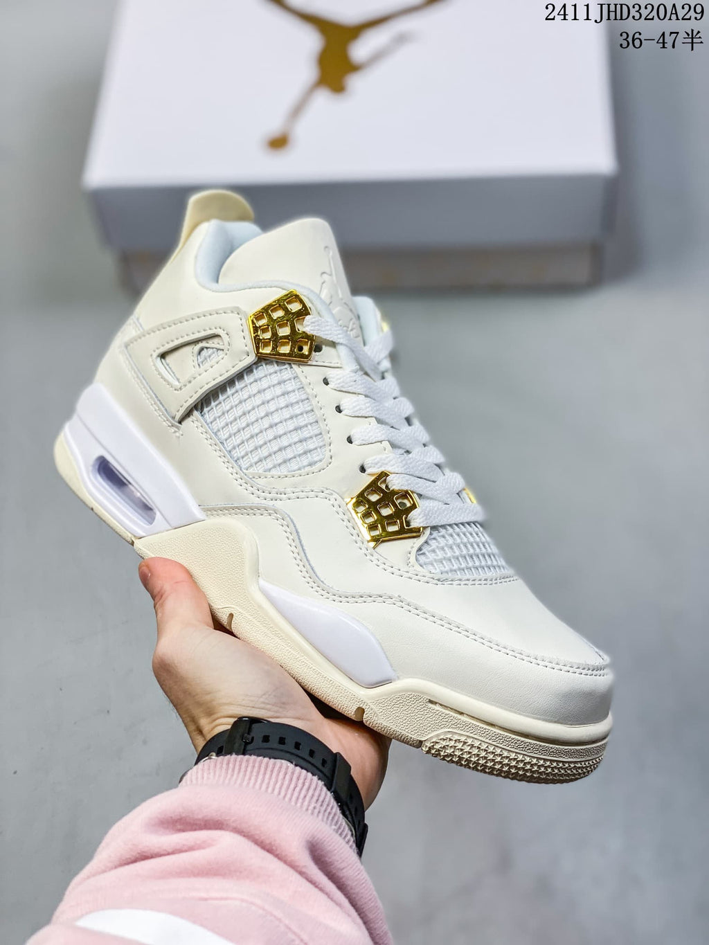 Nike Air Jordan 4 Retro Sneakers in White Gold 2411JHD320A29 - product image from the listing.