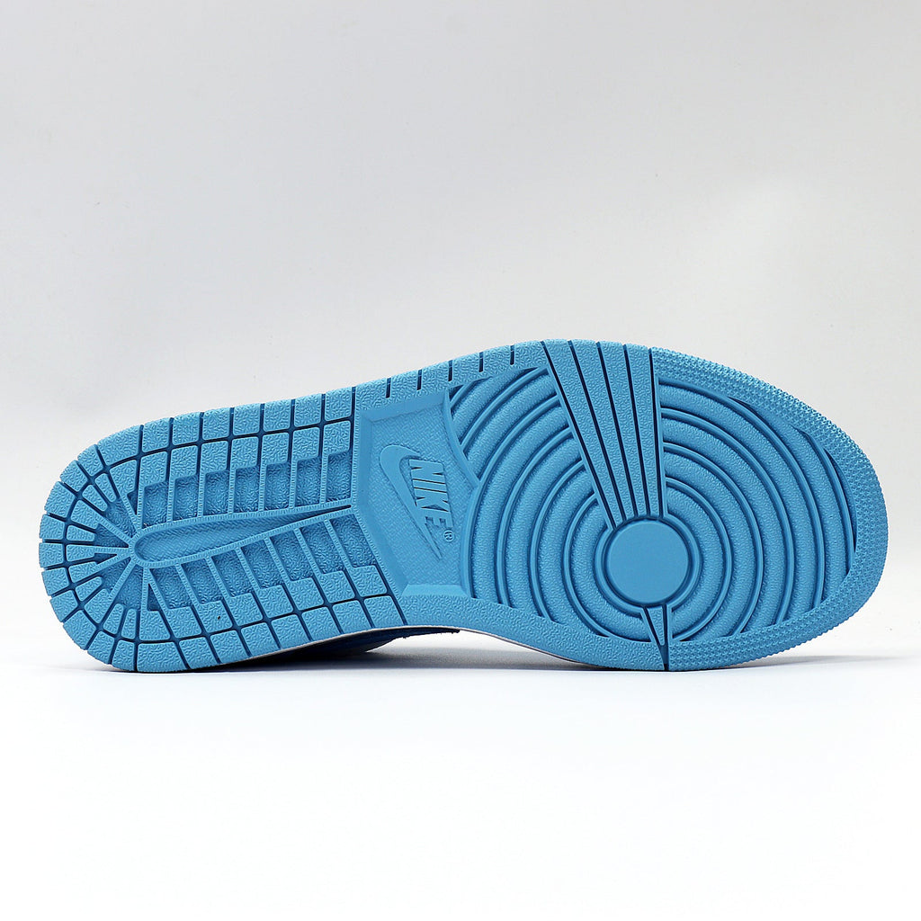 Nike Dunk Low North Carolina Sneakers in Blue AO9944-441 - product image from the listing.