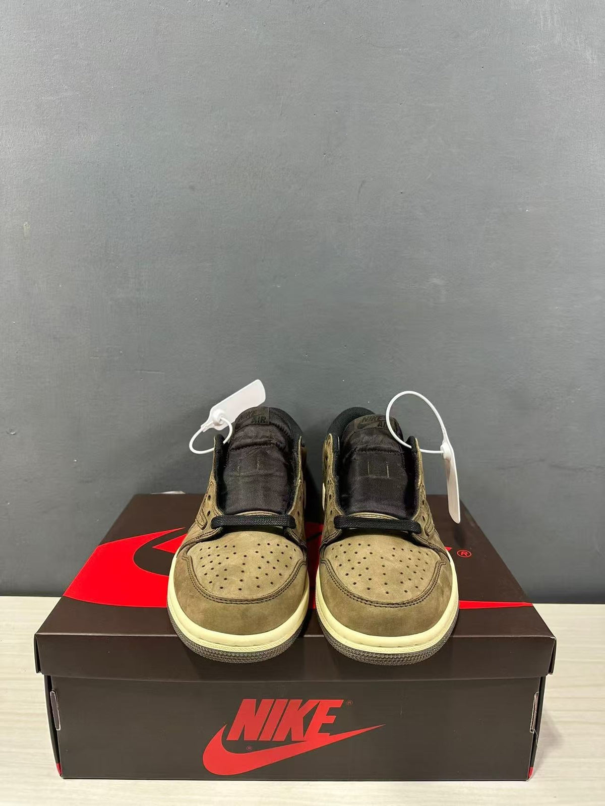 Nike Air Jordan 1 Low OG SP in Olive DM7866-203 - product image from the listing.
