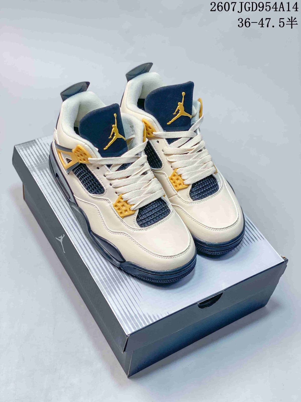 Air Jordan 4 Retro Sneakers Off-White - product image from the listing.