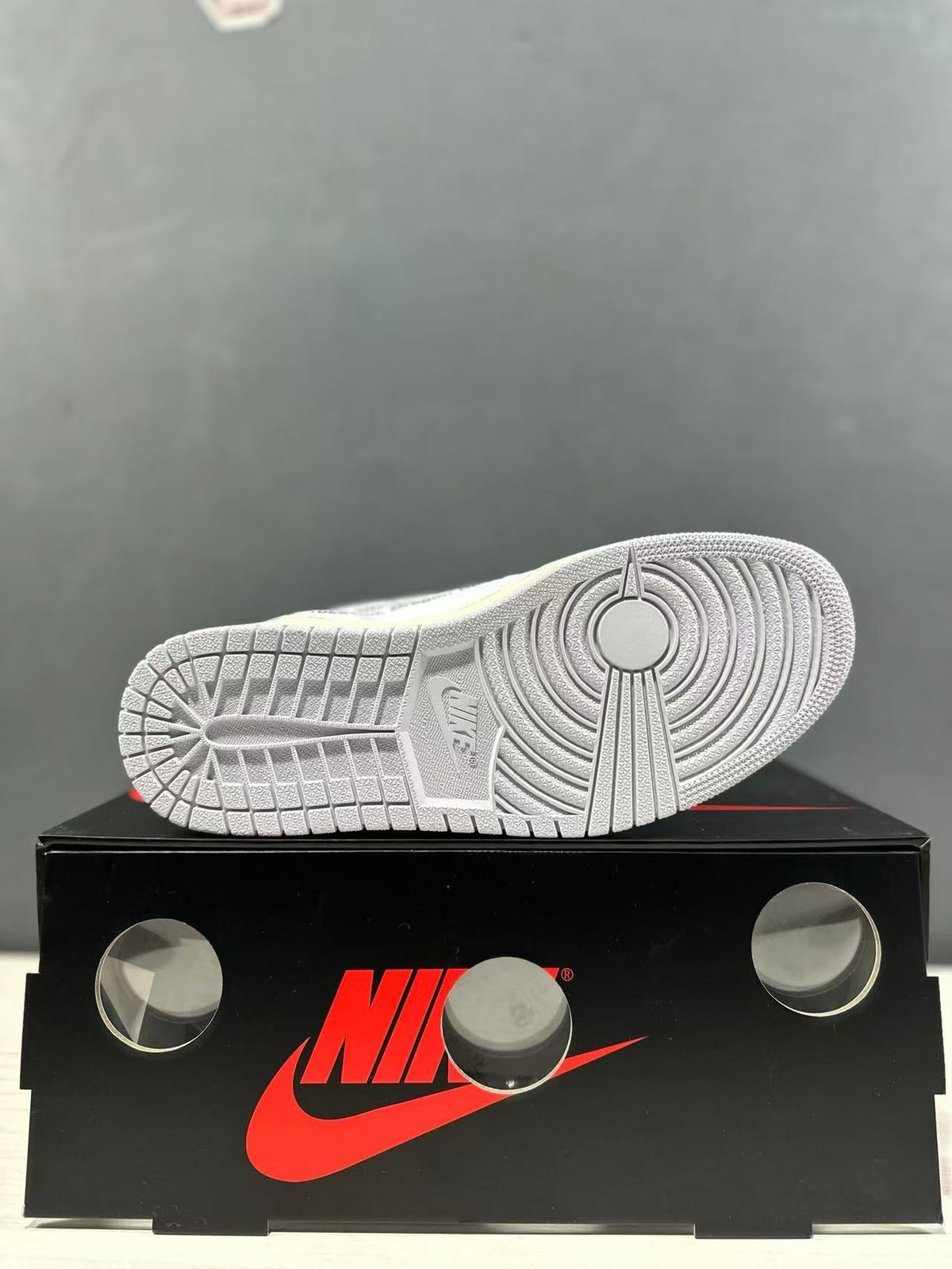 Air Jordan 1 High White Blue AA3834-100 Sneakers - product image from the listing.