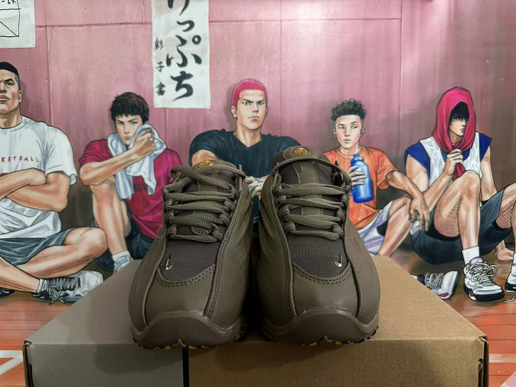Brown E-Tek Low-Cut Sneakers - product image from the listing.