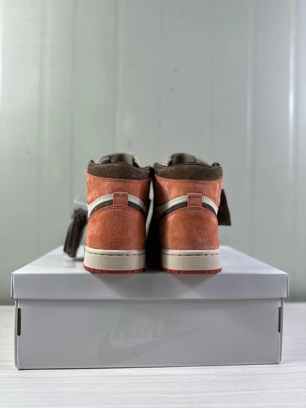 Air Jordan 1 High OG Cacao Wow Sand Drift FQ2941-200 - product image from the listing.