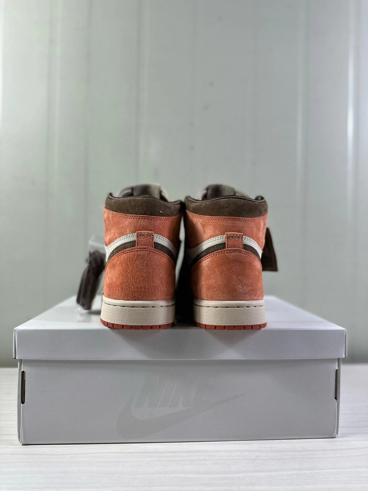Air Jordan 1 High OG Cacao Wow Sand Drift FQ2941-200 - product image from the listing.