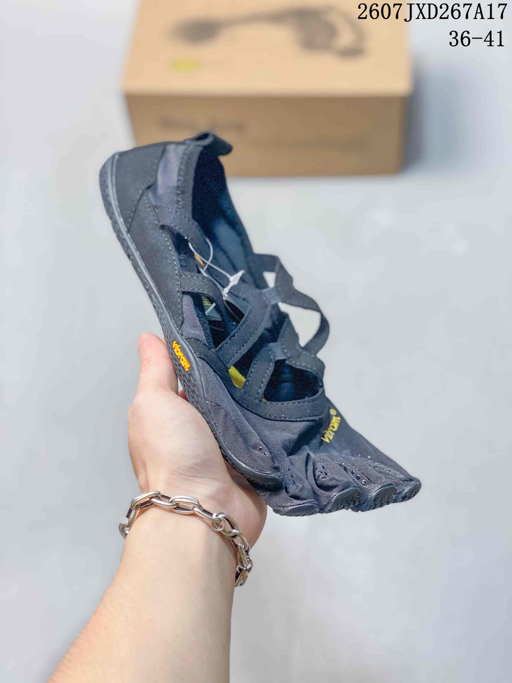 Vibram Five-Finger Training Sneakers in Black Yellow 2607JXD267A17 - product image from the listing.