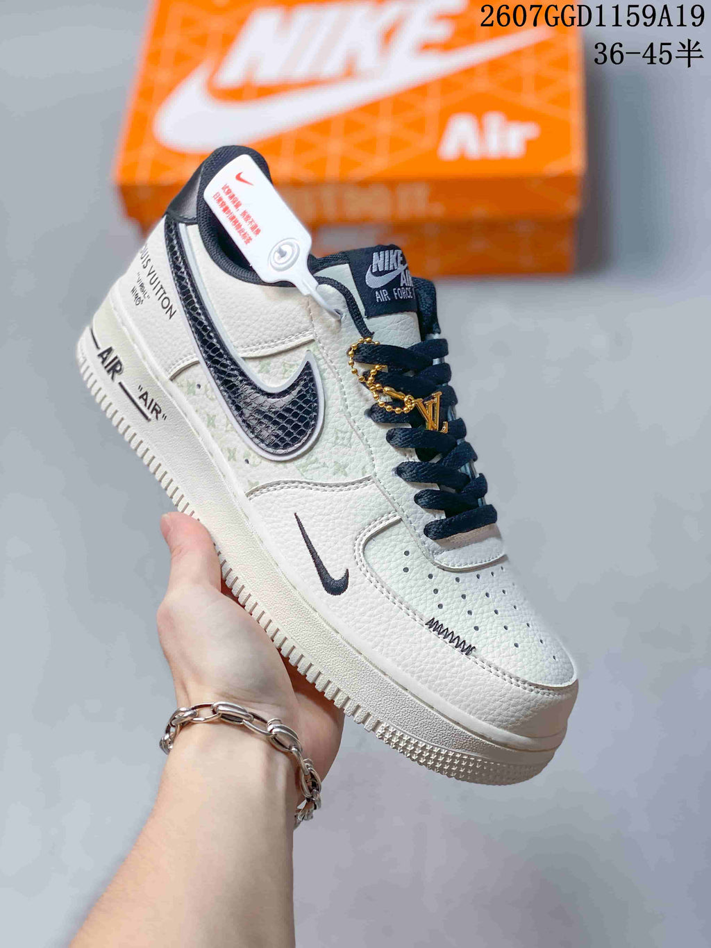 Nike Air Force 1 '07 Low Trainers White Style 2607GGD1159A19 - product image from the listing.