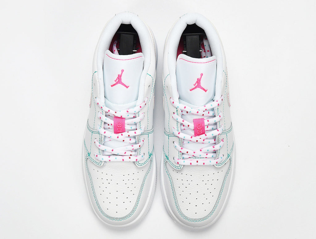 White Pink Sneakers Style - Jordan 1 Low 554723-101 - product image from the listing.