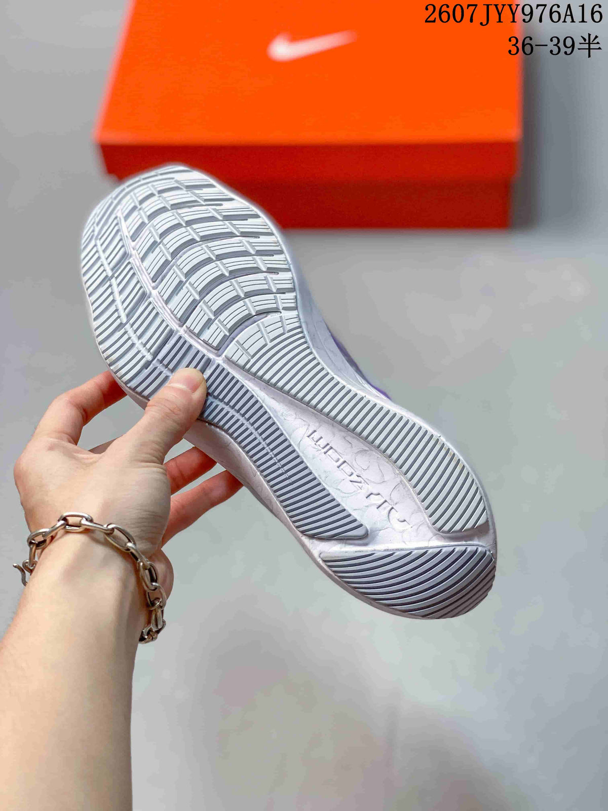 Women's Nike Zoom Winflo 8 Running Shoes White Grey - product image from the listing.