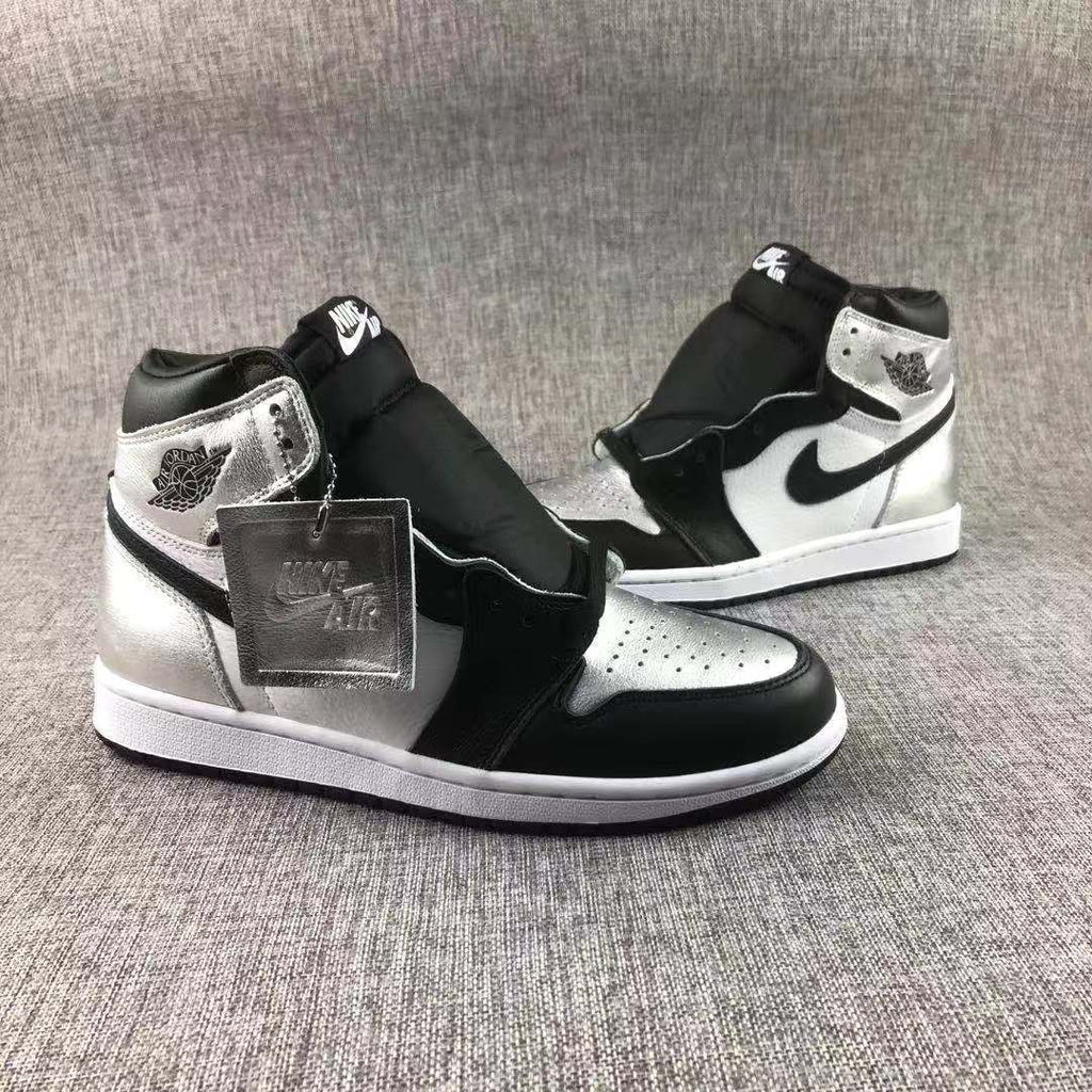 Air Jordan 1 Silver Toe High-Top Sneakers CD0461-001 - product image from the listing.