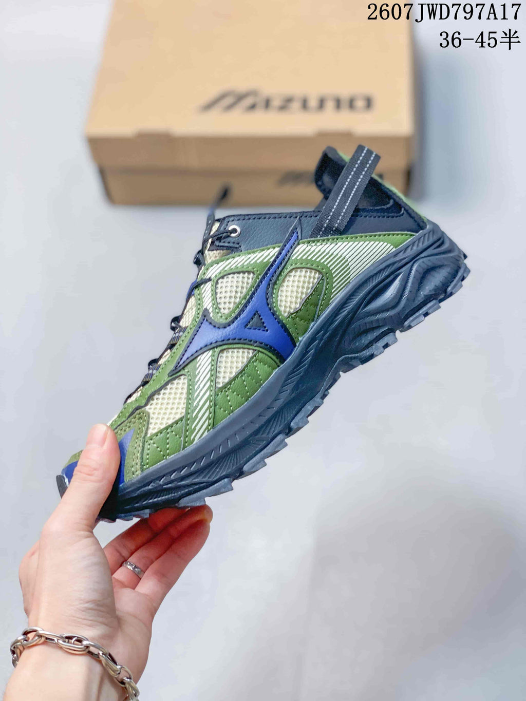 Mizuno Sportstyle Trail Trainers Green Navy 2607 TWD797A17 - product image from the listing.