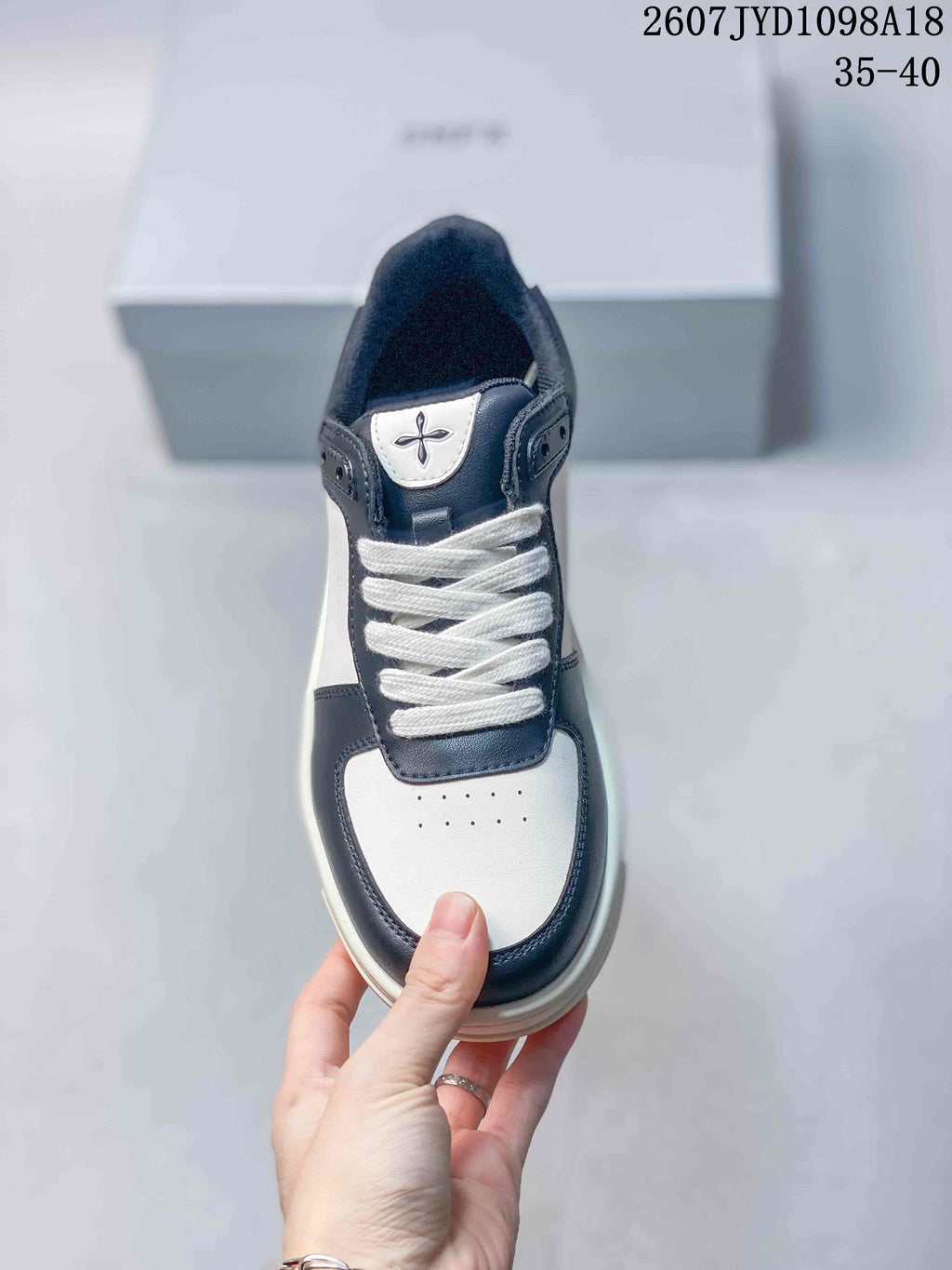 SMFK 711580EWO Retro Sneakers in Navy and White - product image from the listing.