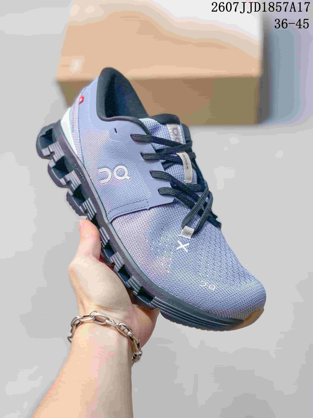 On Cloud X 4 Low-Cut Sneakers - product image from the listing.