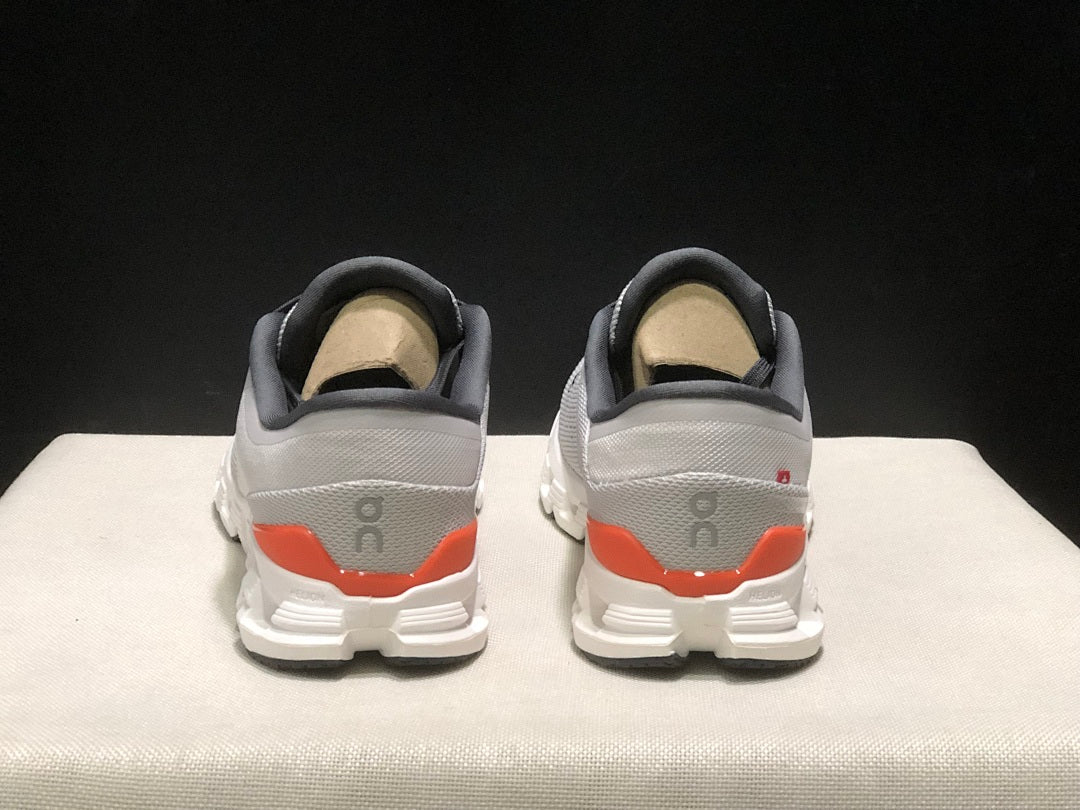 On Cloud X 4 Trainers Silver Flame - product image from the listing.