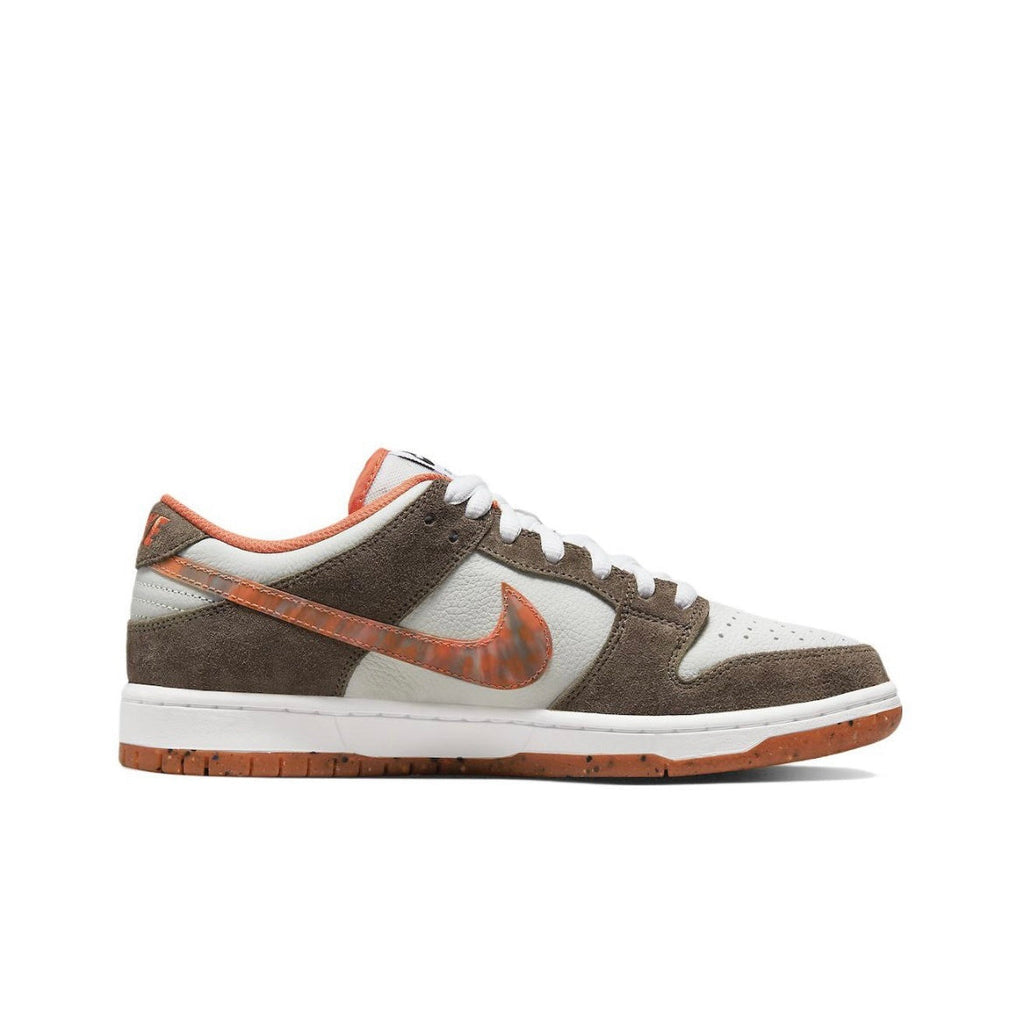 Nike SB Dunk Low Pro Crushed D.C. DH7782-001 Trainers - product image from the listing.