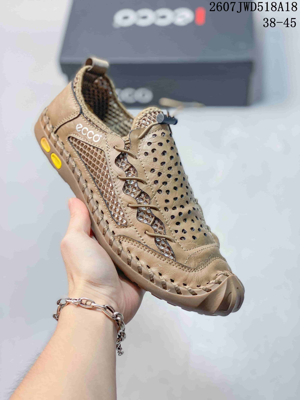 Men's ECCO 2607JWD518A18 Outdoor Sneakers - product image from the listing.