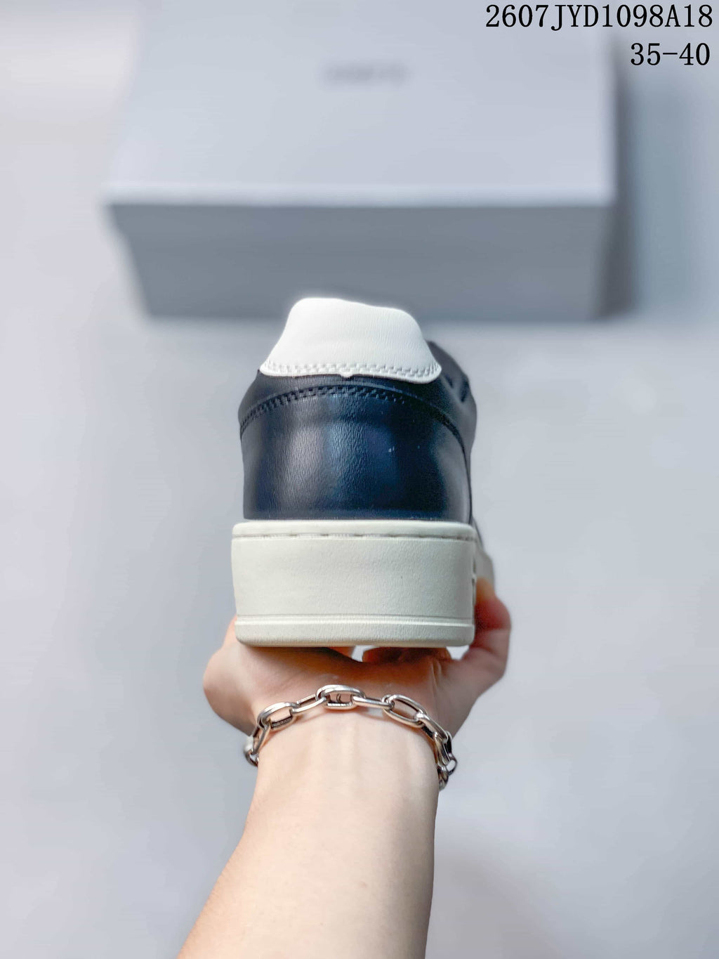 SMFK 711580EWO Retro Sneakers in Navy and White - product image from the listing.