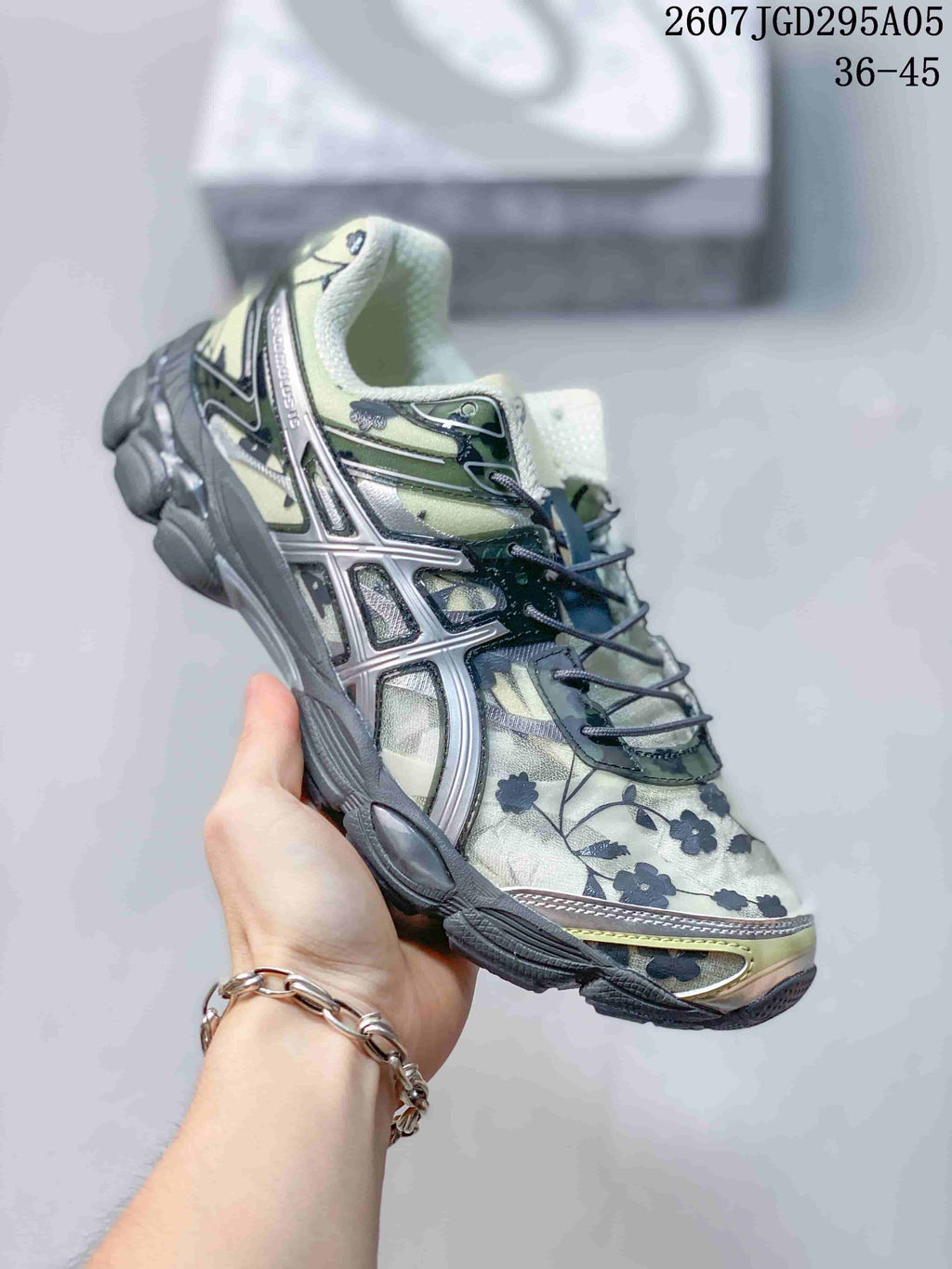 ASICS Gel-Cumulus 16 Floral Casual Sneakers for Running - product image from the listing.