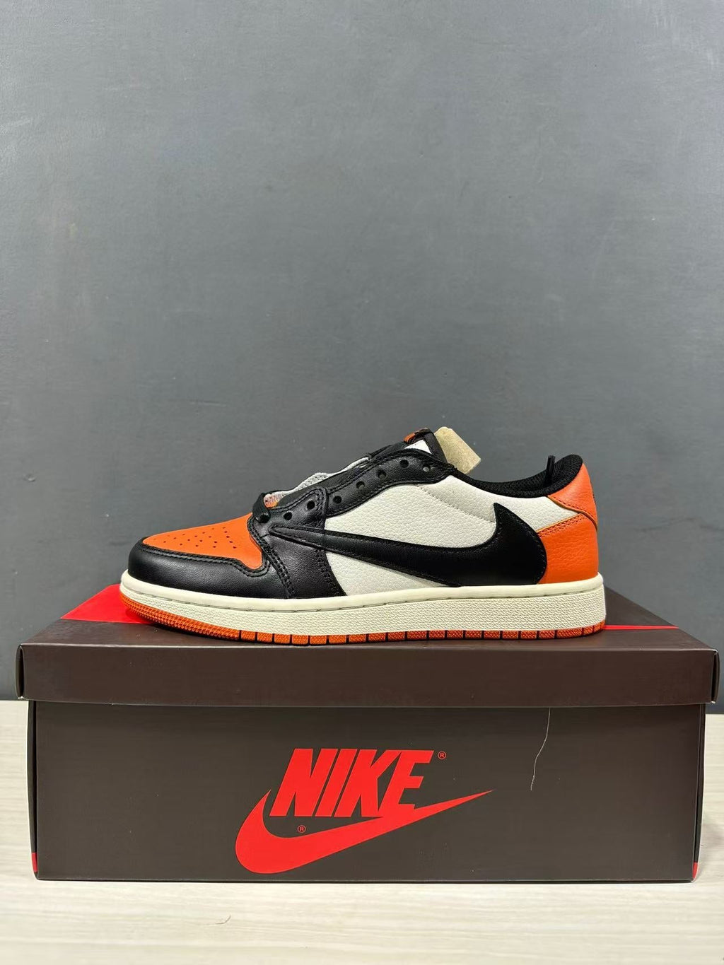 Air Jordan 1 Low Golf Shattered Backboard Black Orange - product image from the listing.