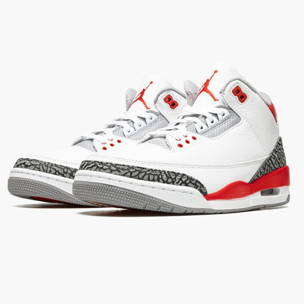 "Fire Red 2022" AIR JORDAN 3 RETRO OG - product image from the listing.