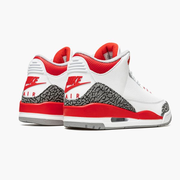 "Fire Red 2022" AIR JORDAN 3 RETRO OG - product image from the listing.
