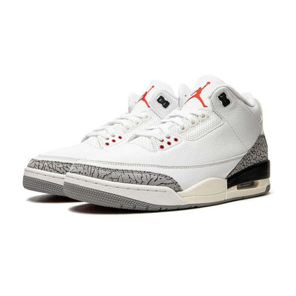 "White Cement Reimagined 2023" AIR JORDAN 3 - product image from the listing.