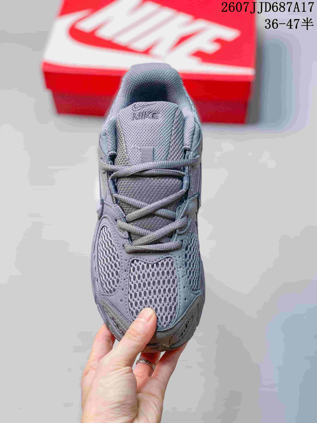 Nike V5 RNR Gray Mesh Low-Cut Sneakers JD687A17 - product image from the listing.