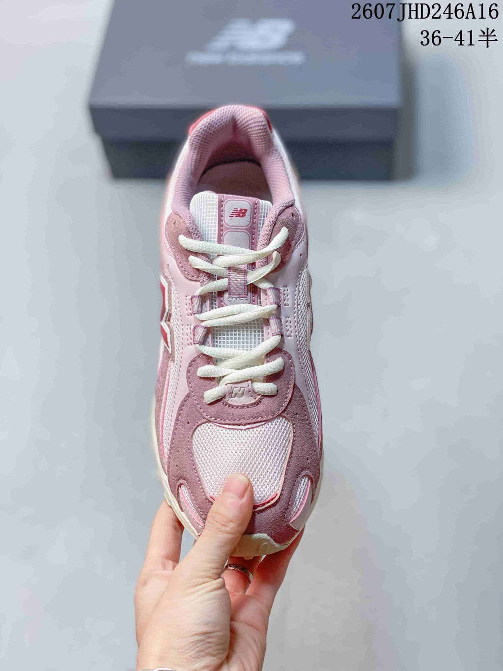 New Balance 204L Low-Top Sneakers in Pink 711360EEU - product image from the listing.