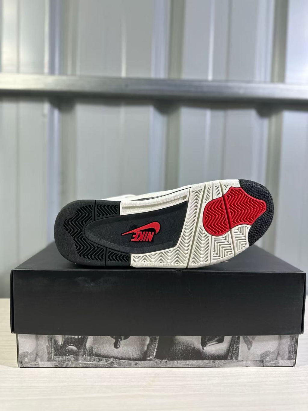 Air Jordan 4 Retro Flight Club White Black IM4002-100 - product image from the listing.