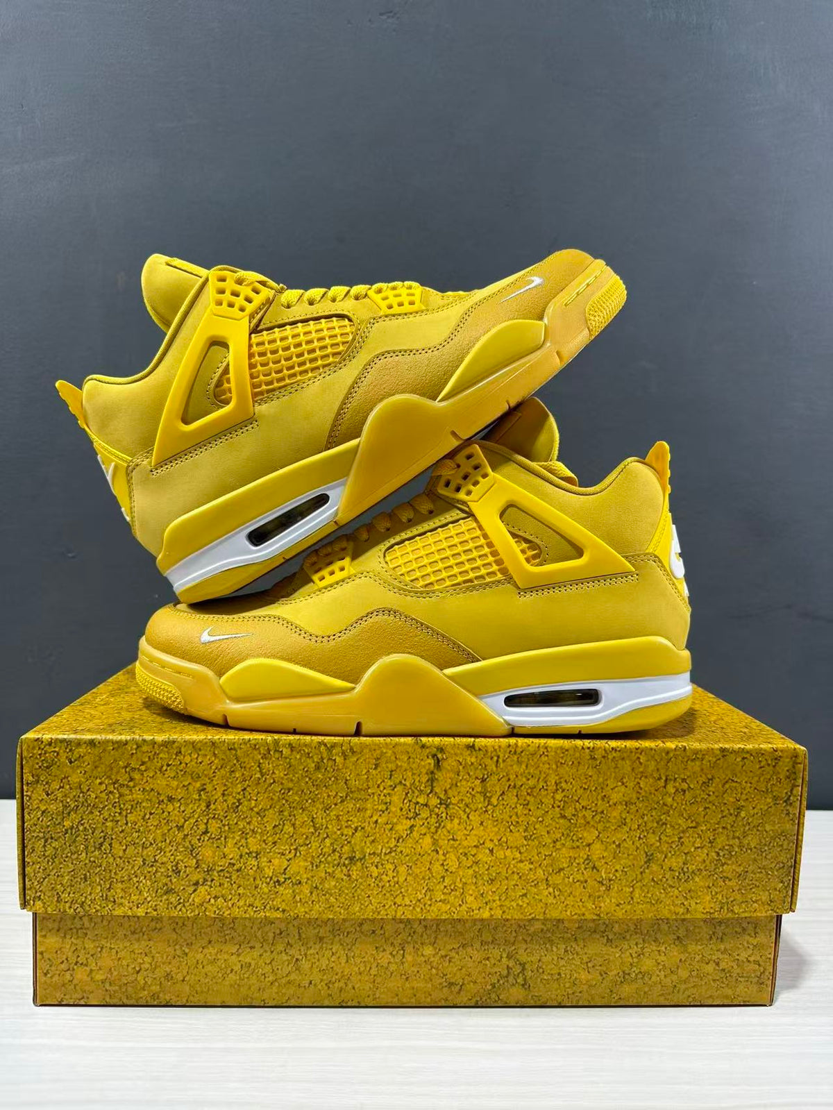 Air Jordan 4 Retro Marquette Yellow Brick HF4340-008 - product image from the listing.