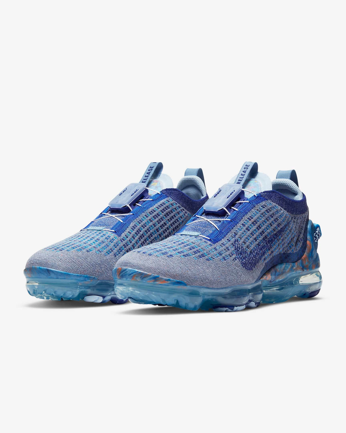 Nike Air VaporMax 2020 Flyknit CT1823-400 Trainers - product image from the listing.