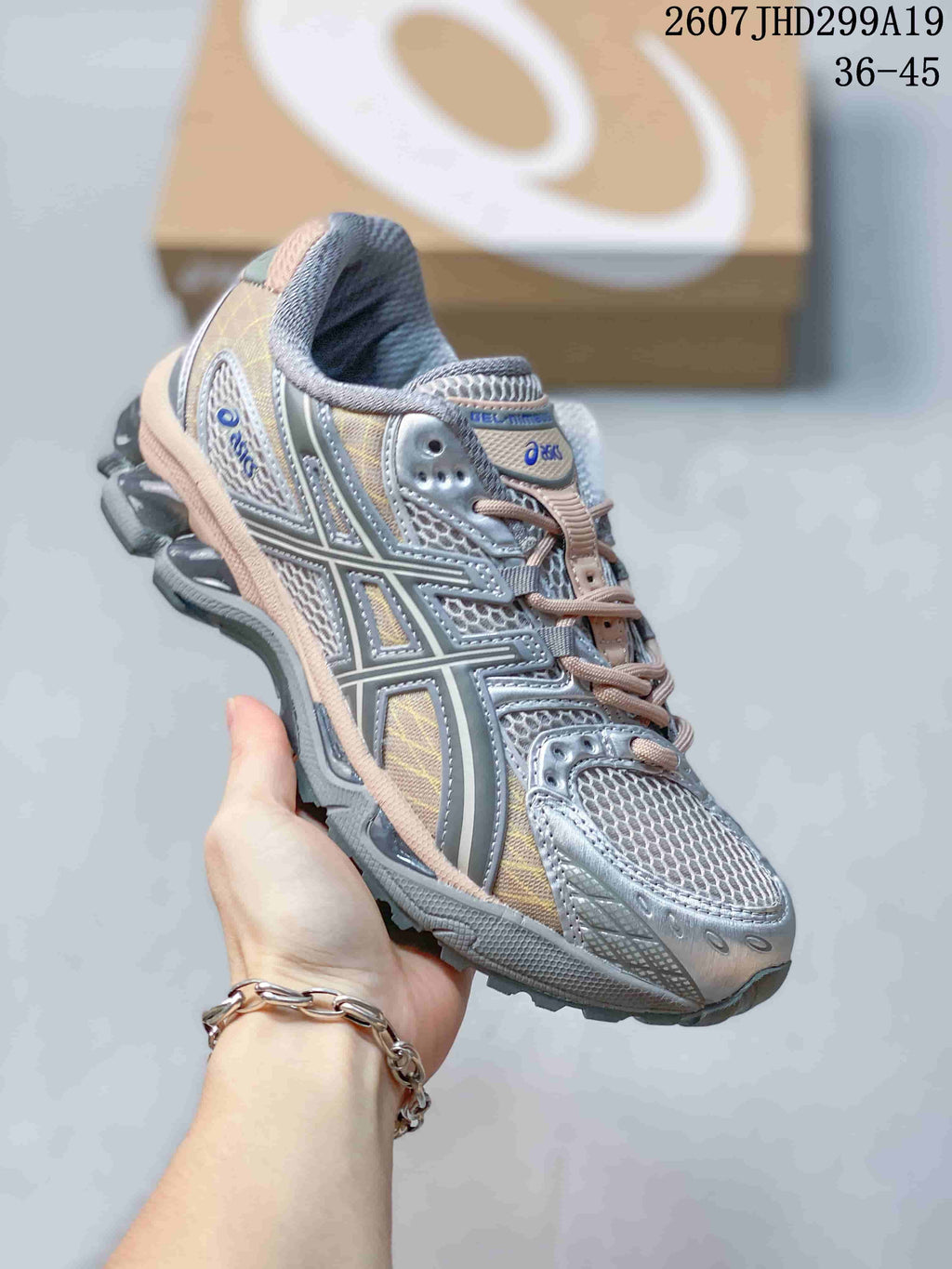 ASICS Gel-Nimbus 10.1 Sneakers in Silver Peach 2607JHD299A19 - product image from the listing.