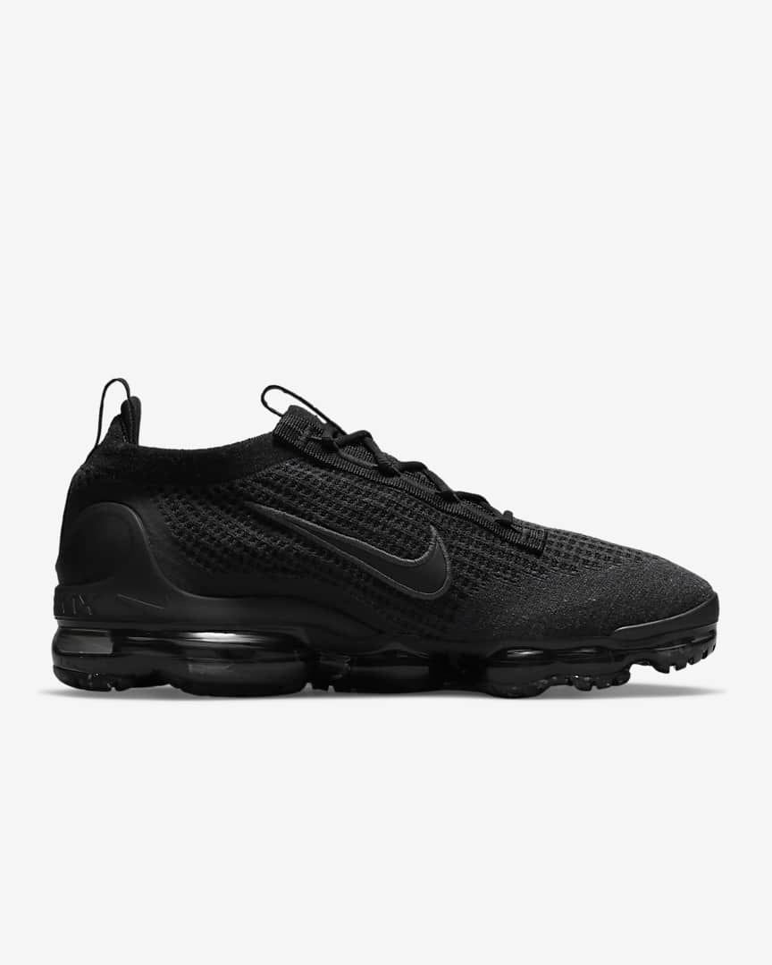 Nike Air VaporMax Flyknit 2021 Triple Sneakers in Black DH4084-001 - product image from the listing.