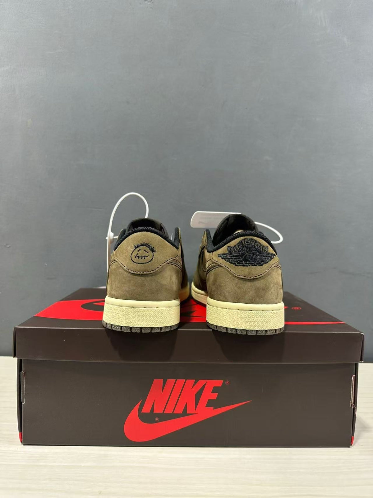 Nike Air Jordan 1 Low OG SP in Olive DM7866-203 - product image from the listing.