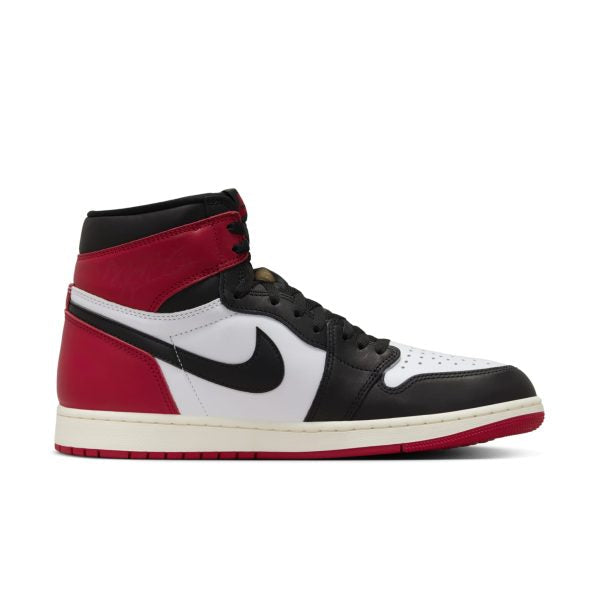 "Black Toe Reimagined" Air Jordan 1 Retro High OG DZ5485-106 - product image from the listing.