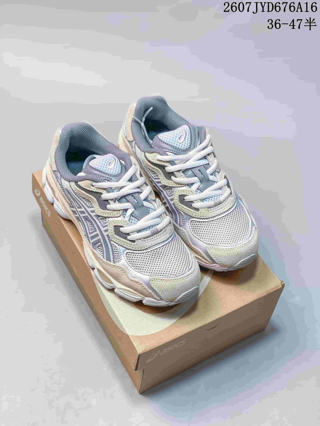 ASICS GEL-NYC Sneakers in Gray Cream 2607JYD676A16 - product image from the listing.