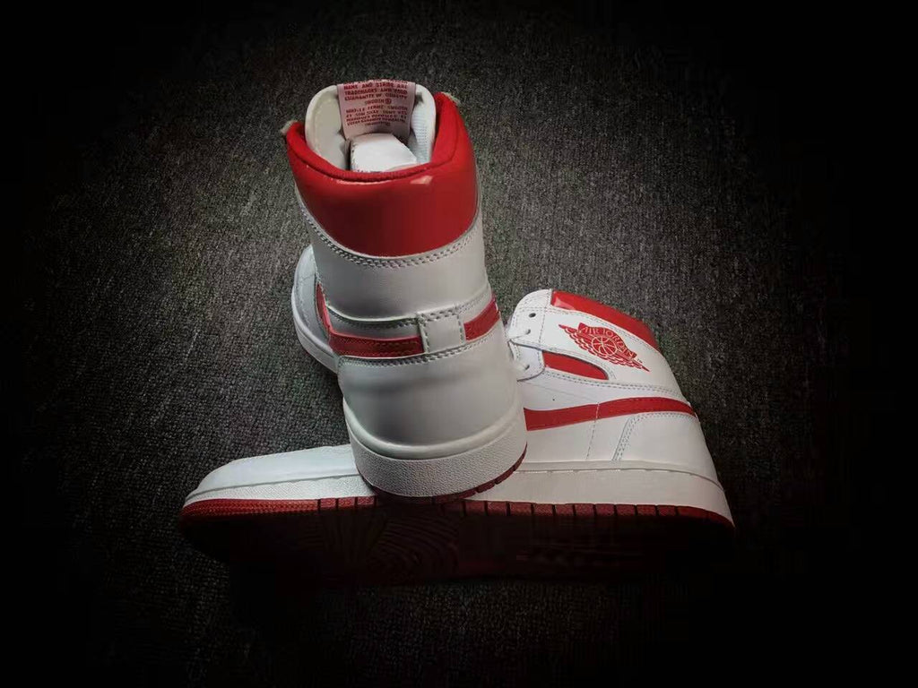 Nike Air Jordan 1 High Sneakers in White Red - product image from the listing.