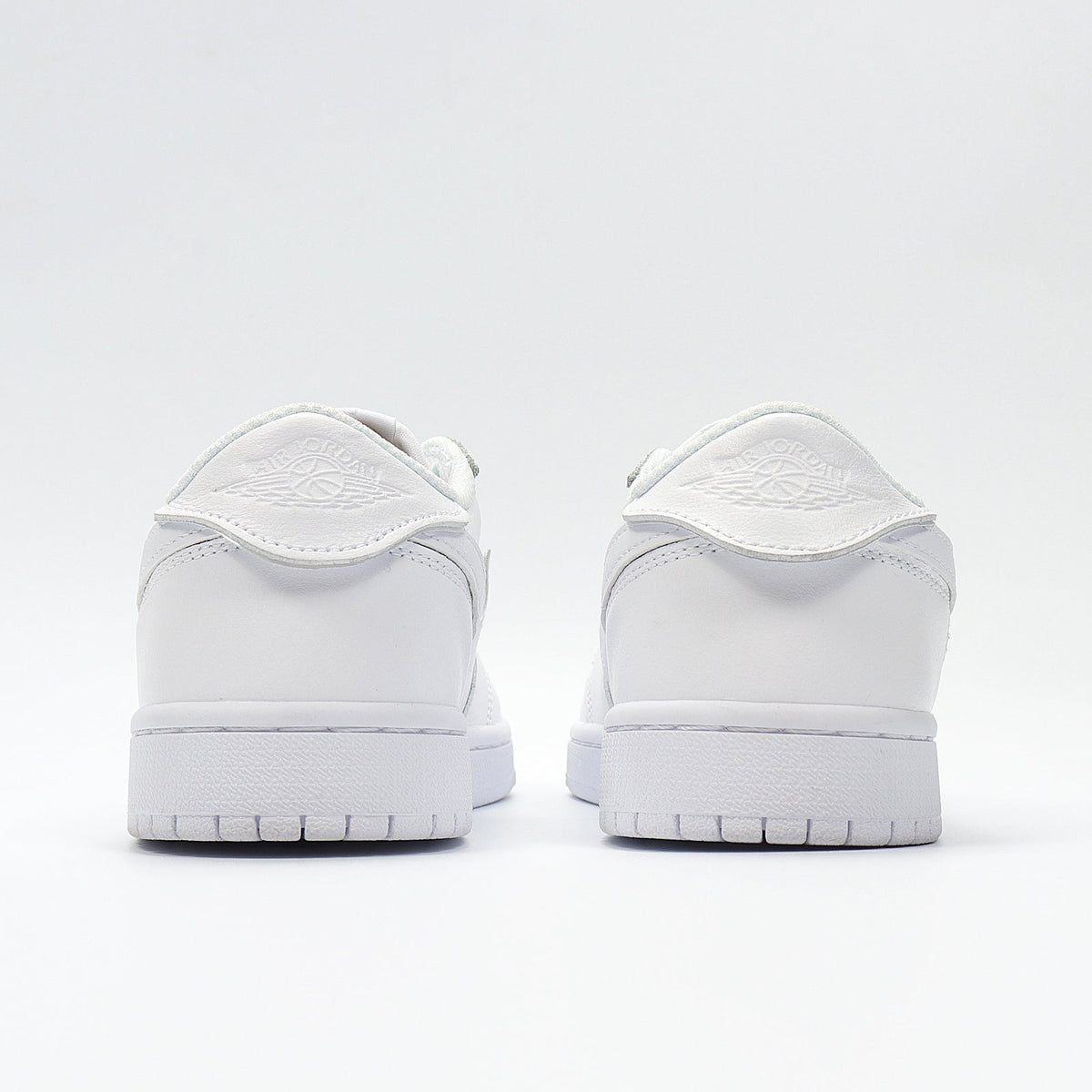 White Sneaker CJ7891- ID - Nike Air Force 1 Low - product image from the listing.