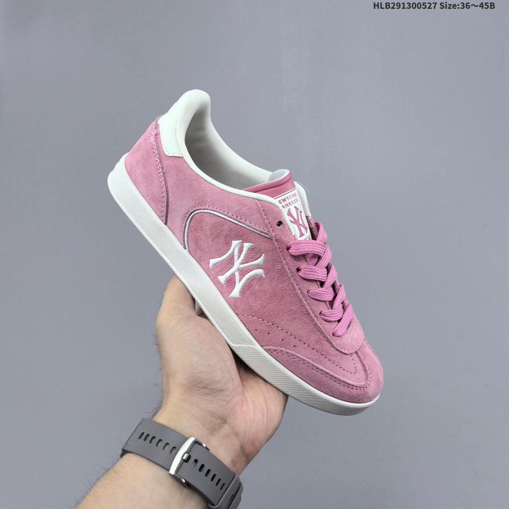 Suede MLB Clubbie SD Low-Top Sneakers - product image from the listing.