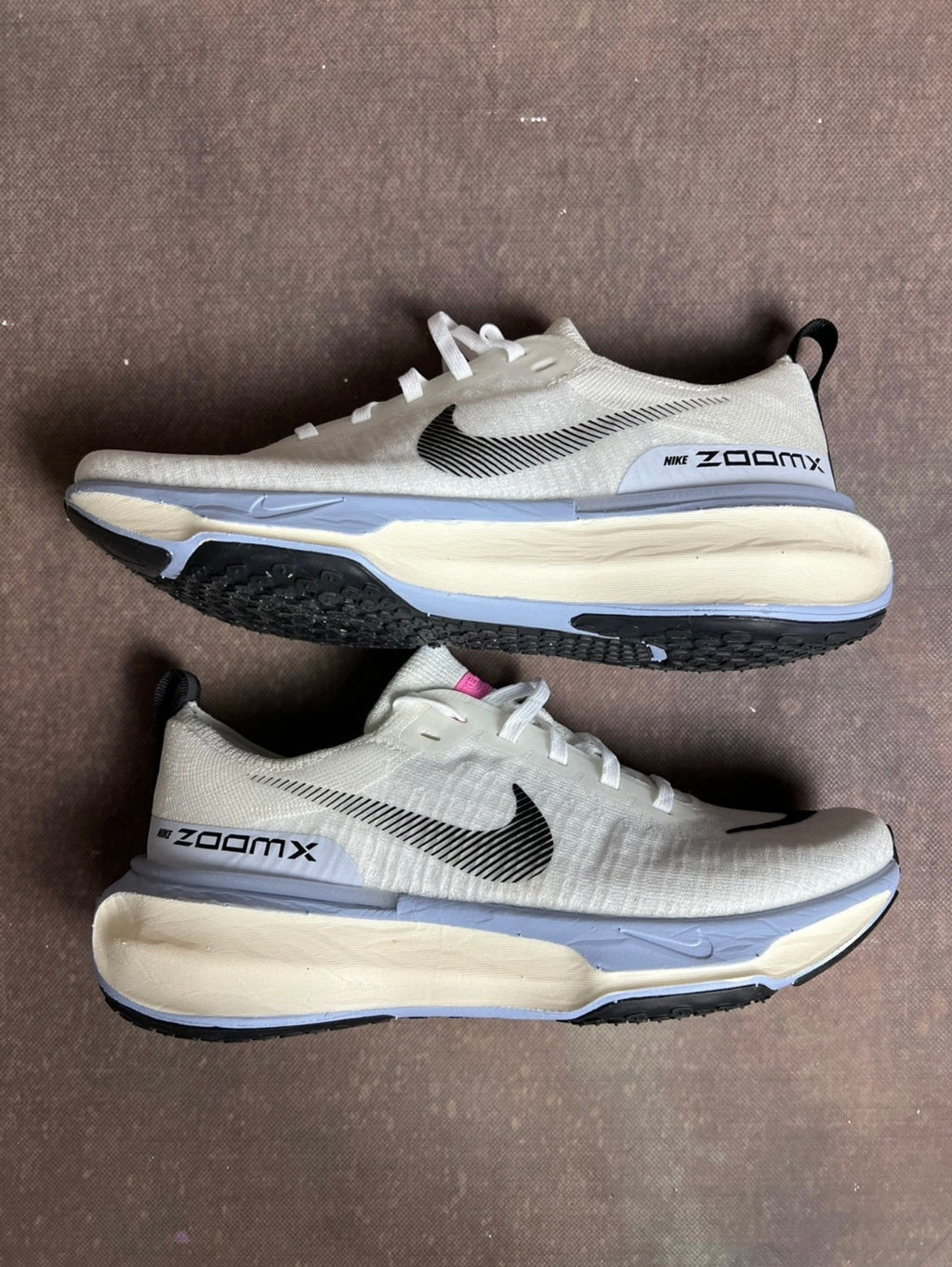 Nike ZoomX Invincible Run 3 Running Shoes in White Blue DR2615-100 - product image from the listing.