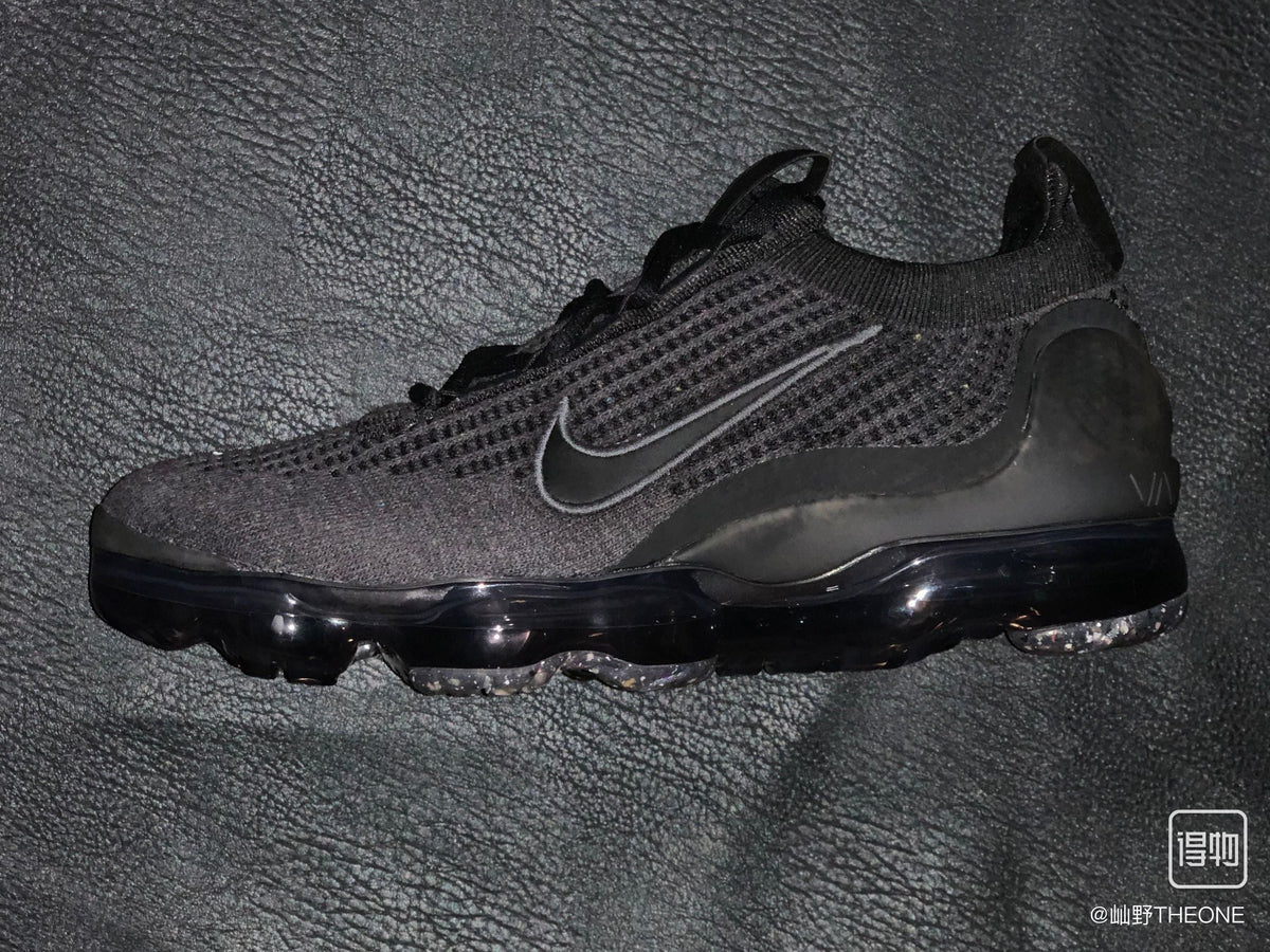 Nike Air VaporMax Flyknit 2021 Triple Sneakers in Black DH4084-001 - product image from the listing.
