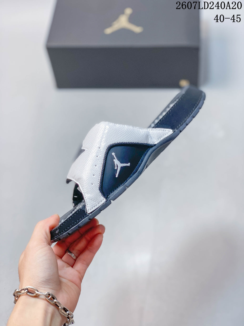 Air Jordan Hydro II Retro Slides White/Navy 2607LD240A20 by Nike - product image from the listing.