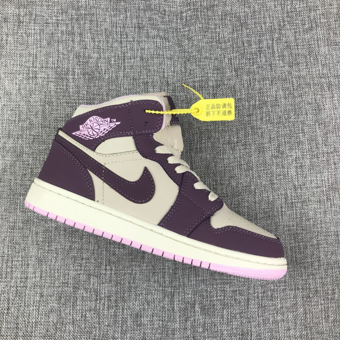 Air Jordan 1 Retro High OG Sneakers in White Purple - product image from the listing.